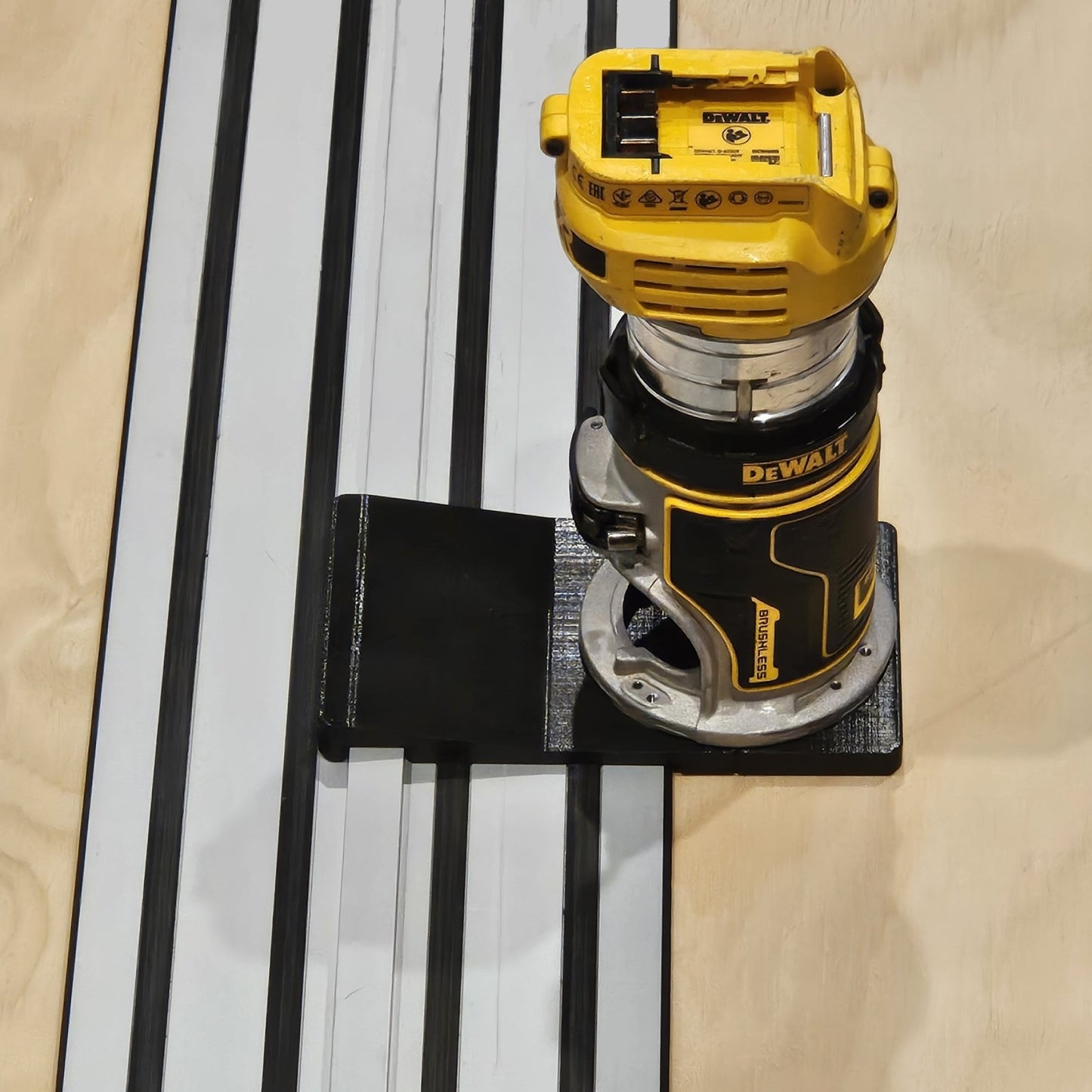 dewalt trimmer router base to suit dewalt track